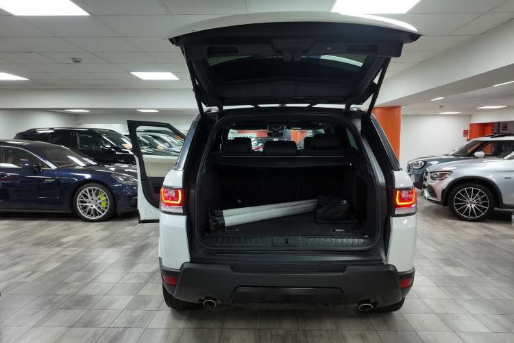 Land-Rover Range Rover Sport