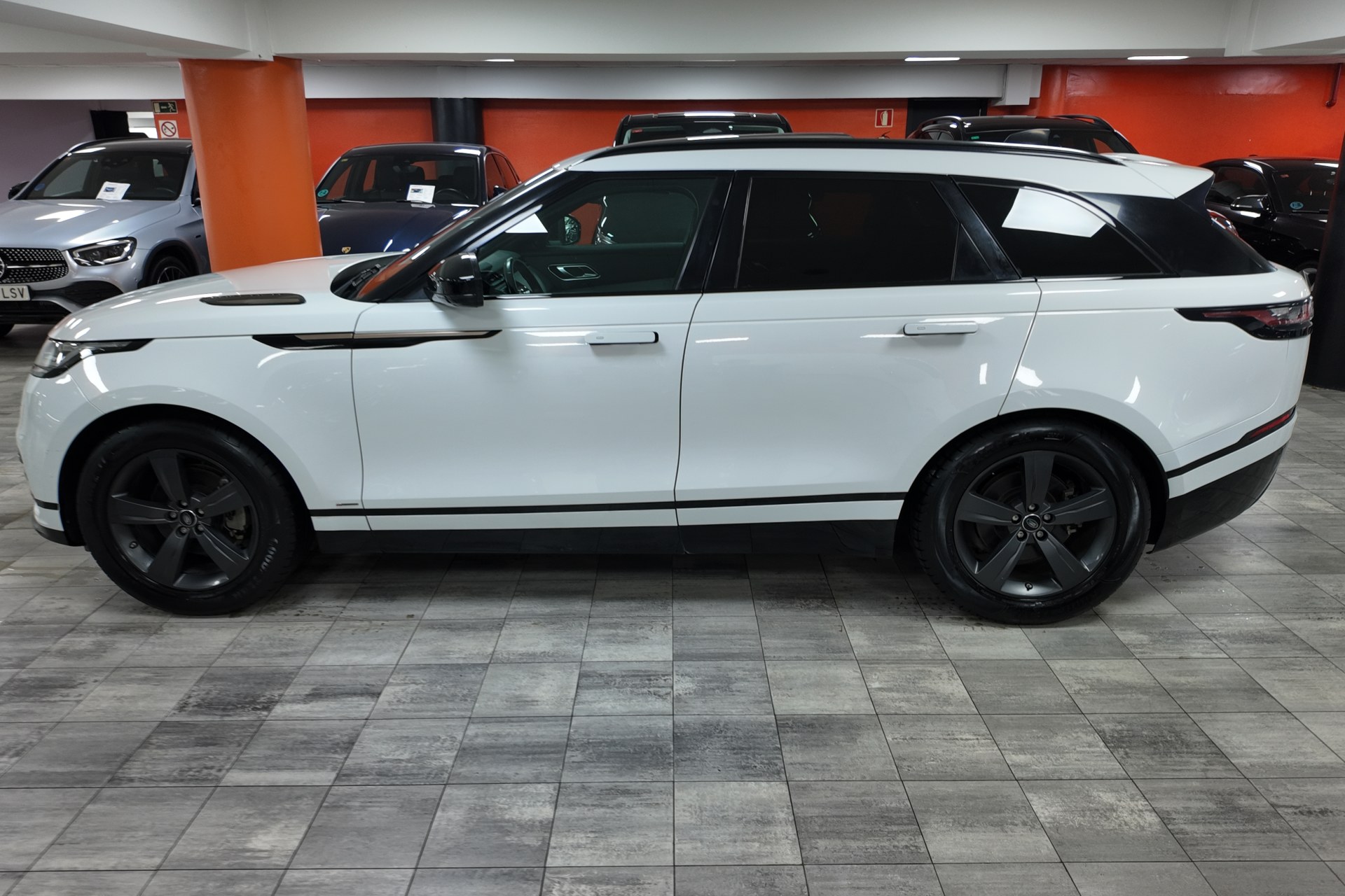 Land-Rover Range Rover Velar